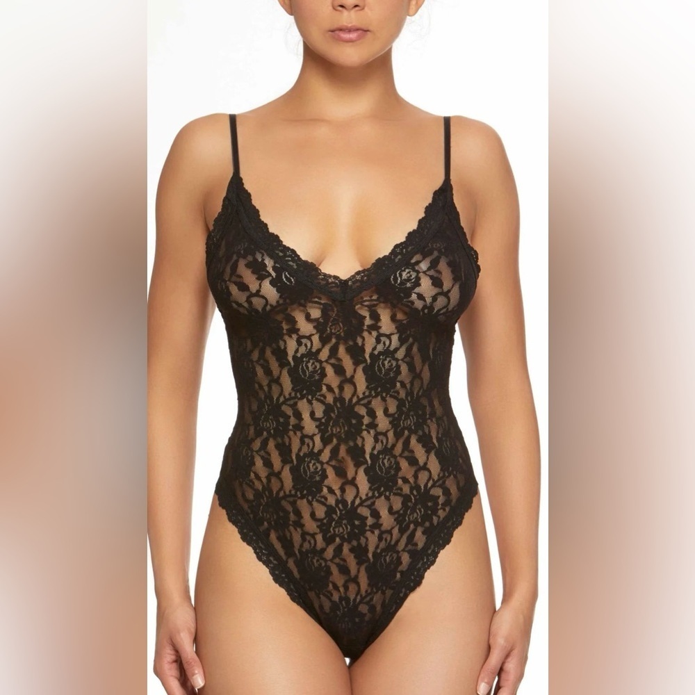 ‼️RARE‼️🎸HANKY PANKY🎸🔥NWT🔥Signature Lace Thong Strappy Bodysuit in Black—S